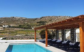 Avalon Cosy Apartments Emerald, Ivory With Shared Swimming Pool